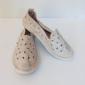 Slip-Ons Beige Crochet & Leather? Daisey Design